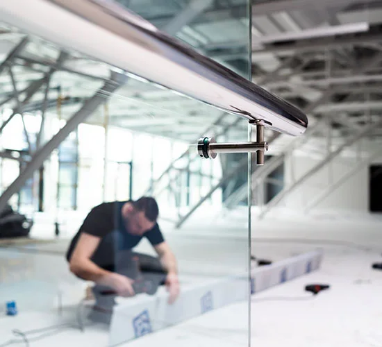 Davie, FL highly skilled glass repair technicians